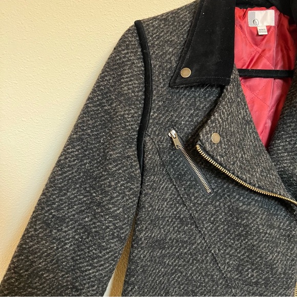 Volcom Grey & Black Tweed Car Coat with Red Lining - Size M (EUC) - Picture 5 of 11